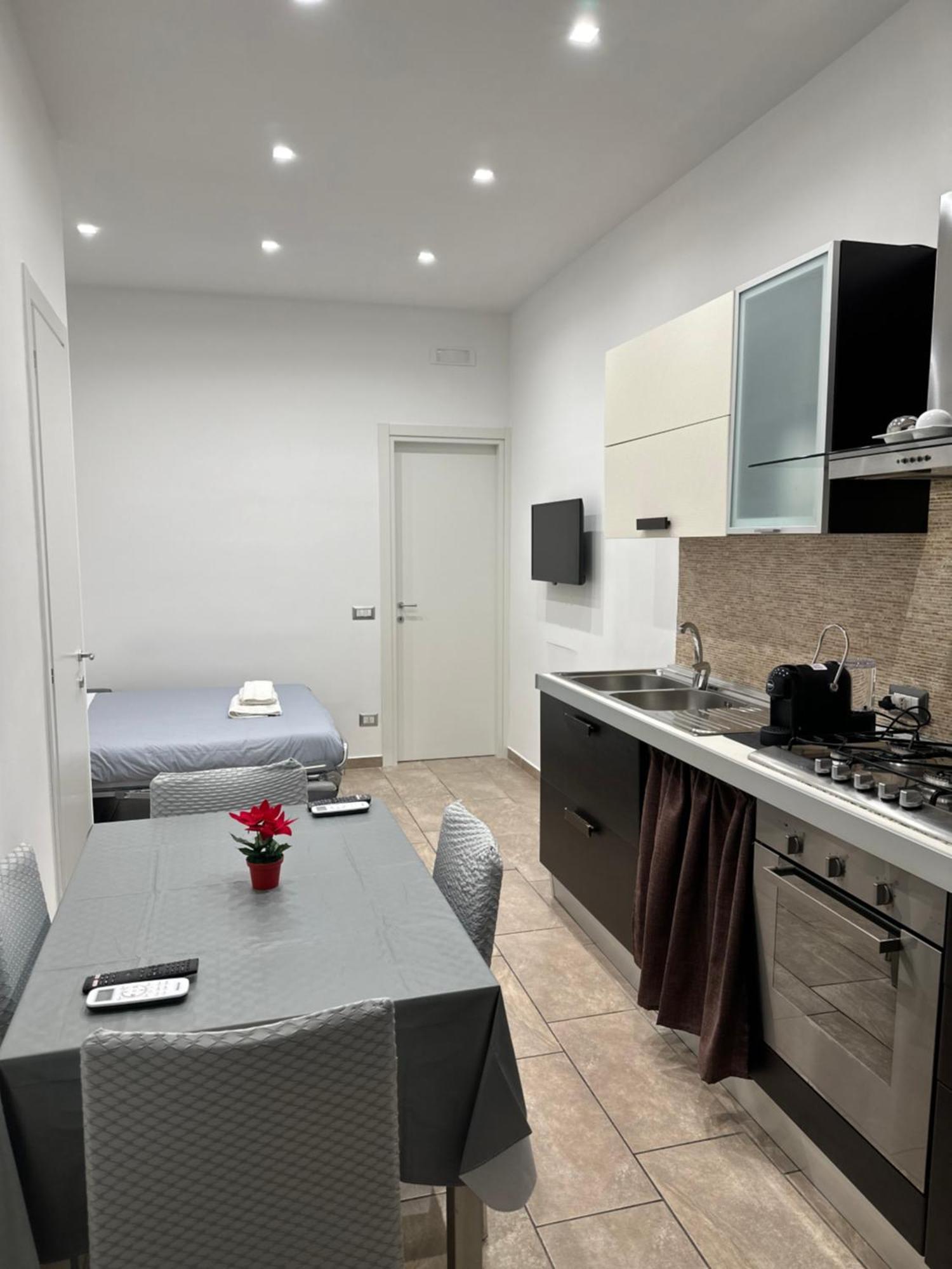 Don Michele Apartment Napoli Bagian luar foto